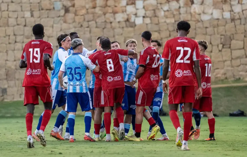 TENSIÓN MCF VS AL-ARABI