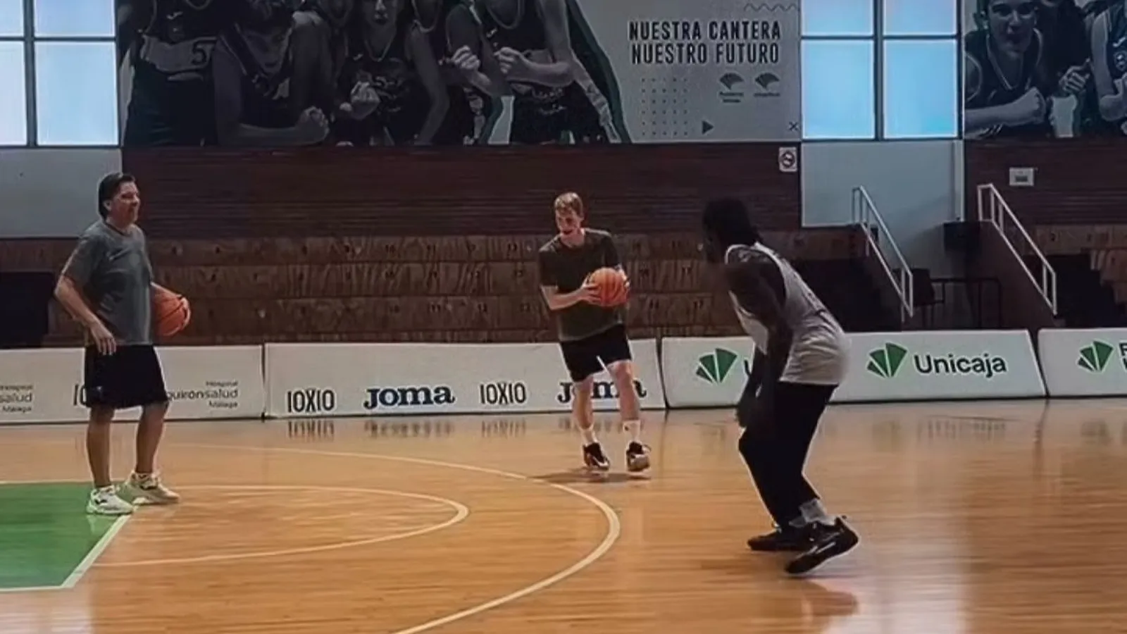 Radio Marca 16 TYSON PÉREZ ALBERTO DÍAZ Y PERRY ADELANTAN SUS VACACIONES