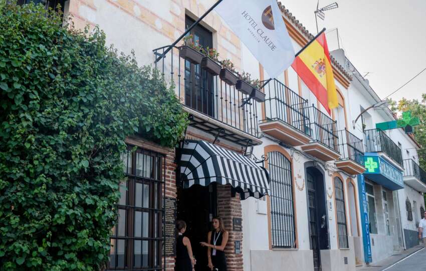 fachada hotel claude