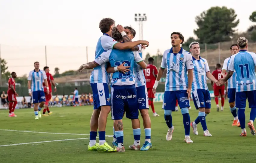 CRÓNICA | El Málaga CF disfruta, golea y coge velocidad en el tercer amistoso ante Al-Arabi
