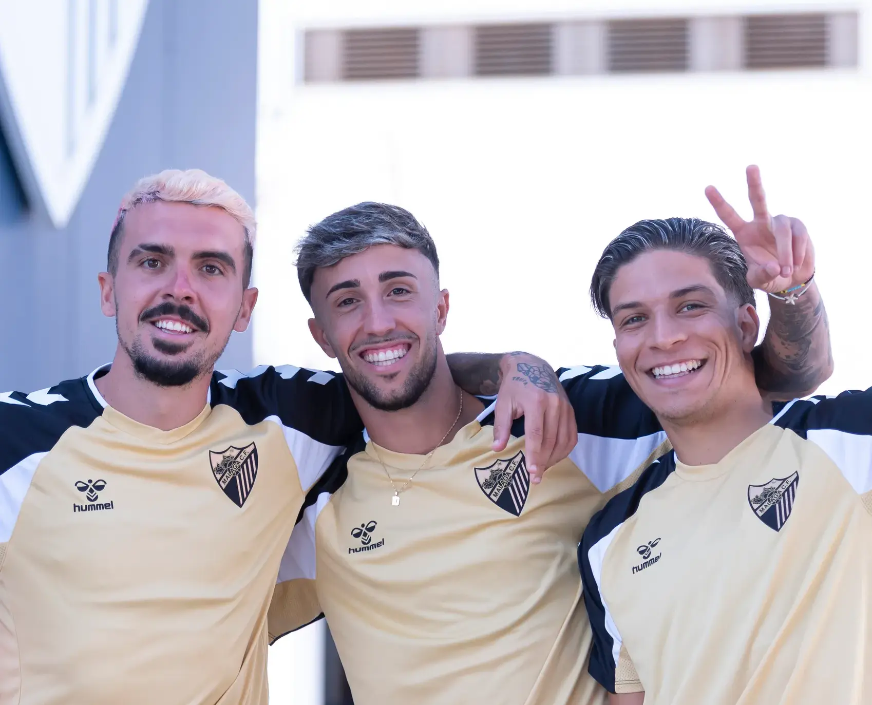 Haitam junto a varios compañeros del Málaga