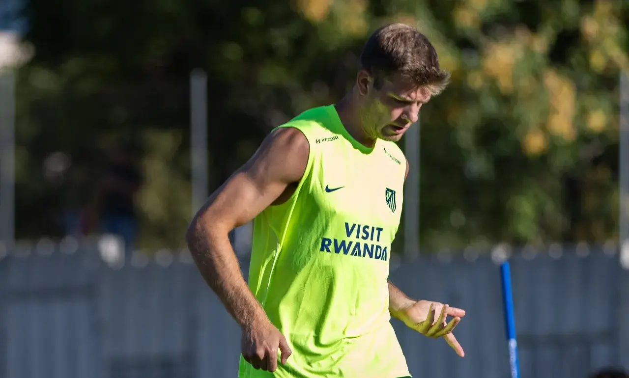 El Atleti pierde a Sørloth y llegará con una delantera muy mermada contra el Málaga