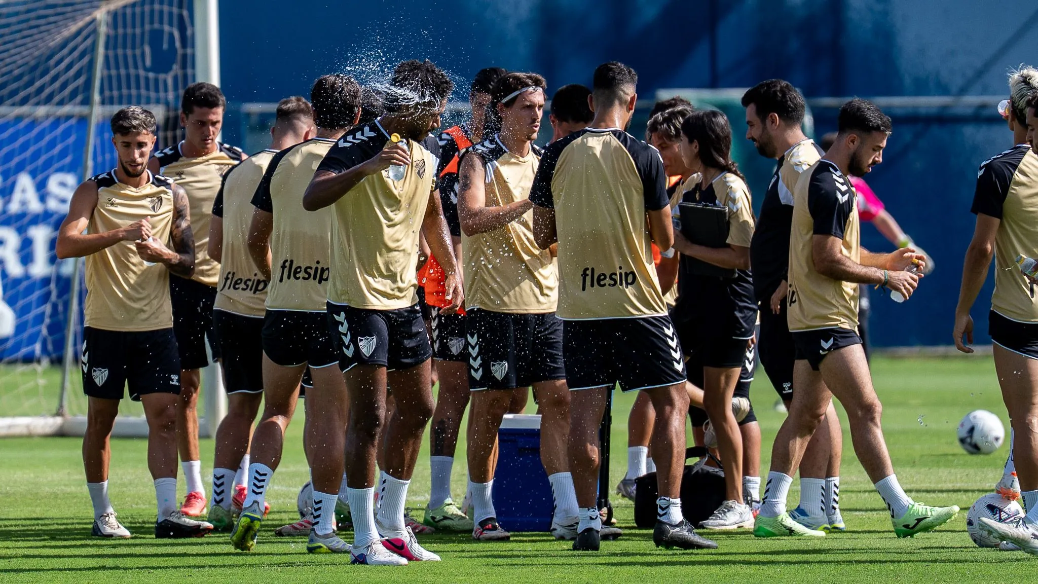 GALERÍA | Así fue el primer entrenamiento de Aznou, Cajuste y Berrocal con el Málaga CF 10 Entrenamiento Málaga CF: Cajuste, Berrocal y Aznou, ya a las órdenes de Funes