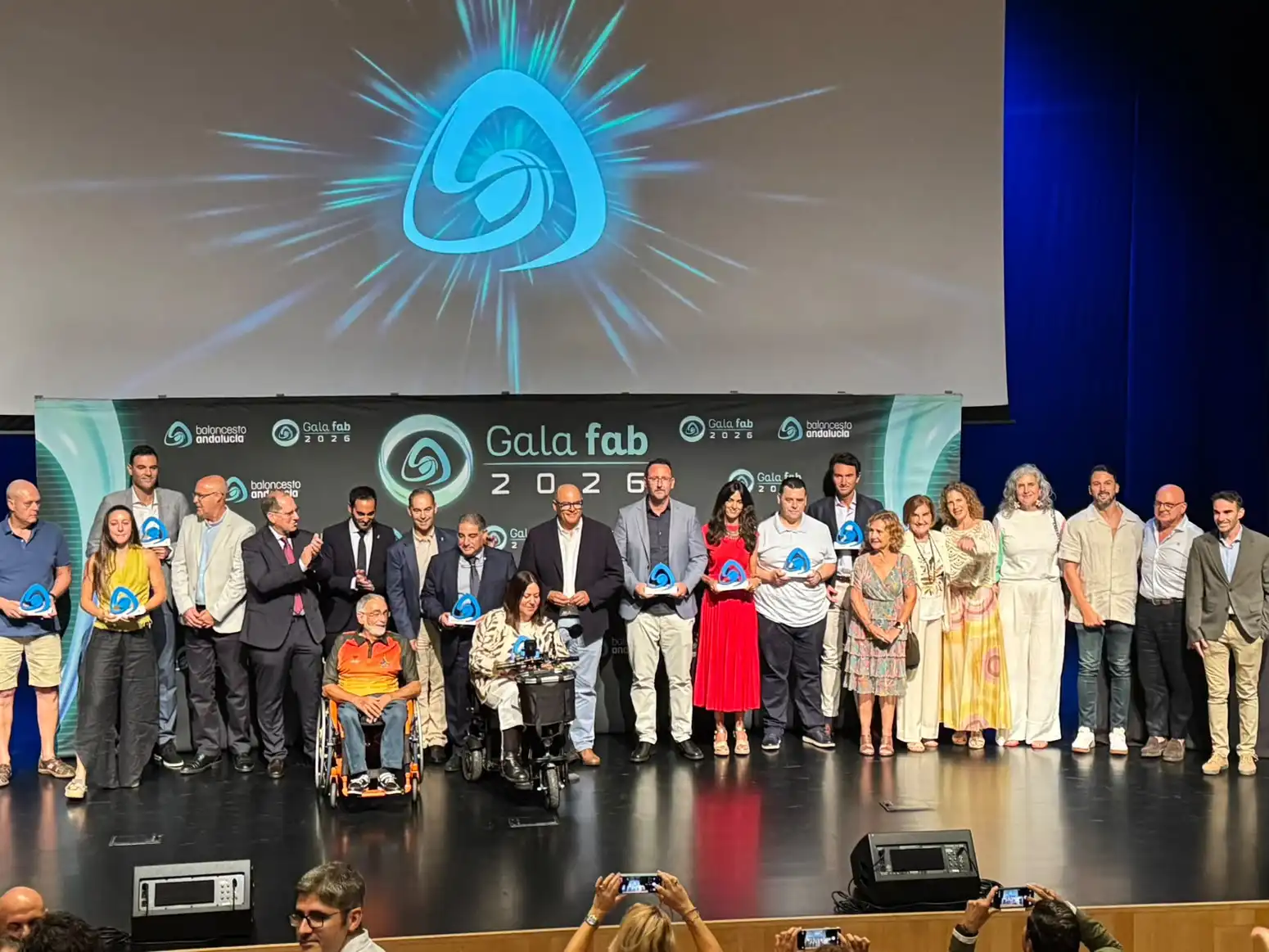 Antonio Jesús Merchán recibe el premio 'Paco Rengel' a su trayectoria periodística por parte de FAB Málaga 2 26 - PREMIOS FAB MÁLAGA