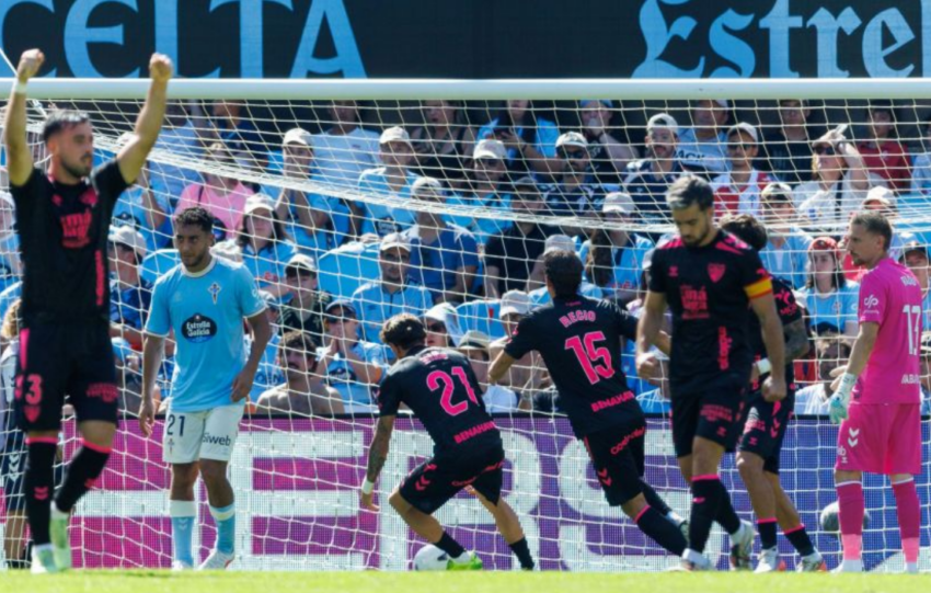 Adrian Nino celebracion Malaga CF Celta Jornada 5