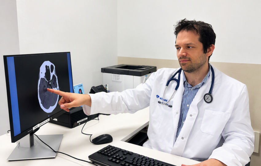 Dr. Reyes neurologo del Hospital Vithas Xanit Internacional