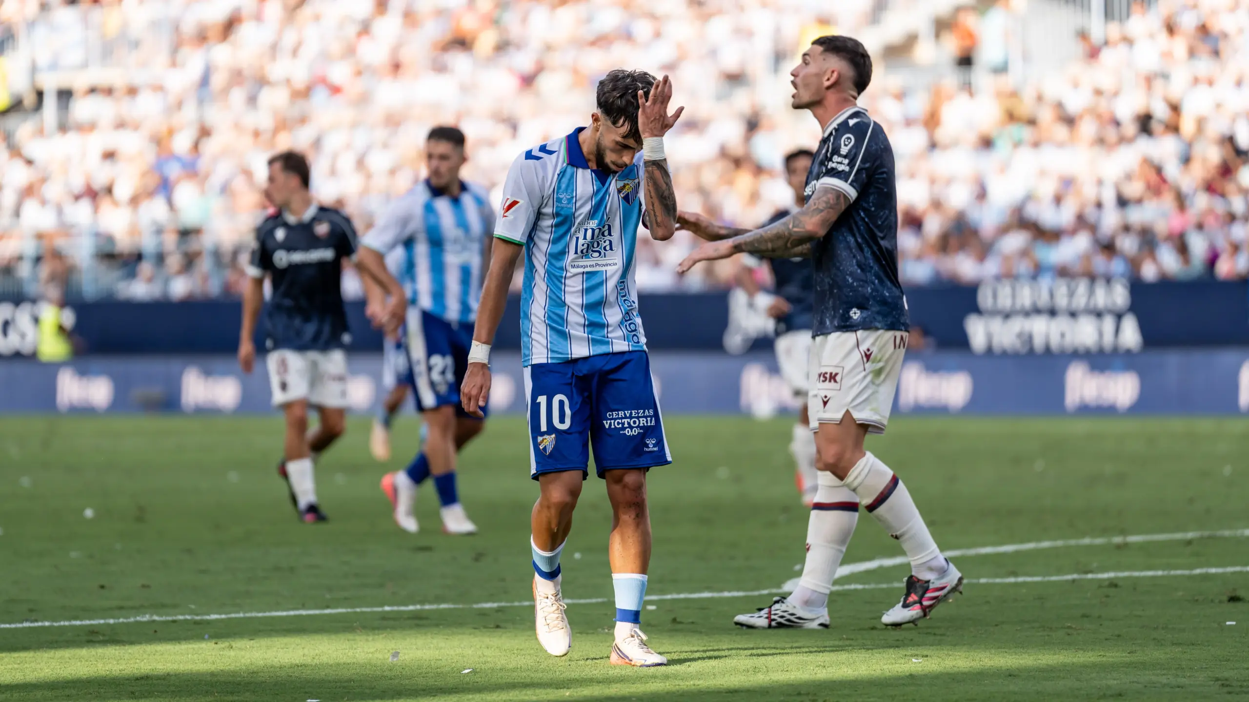 El Pizarrón: El Málaga CF necesita 247 pases para realizar un disparo a puerta