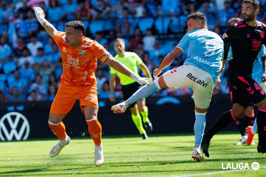 CRÓNICA | ¡Qué bueno que volviste, Adrián! Niño rescata a un inocente Málaga CF en Balaídos 2 alfonso herrero jutgla celta vigo malaga cf