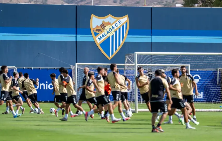 El Málaga CF arranca la semana con las ausencias de Calero, Murillo, Ochoa, Lobete y Haitam