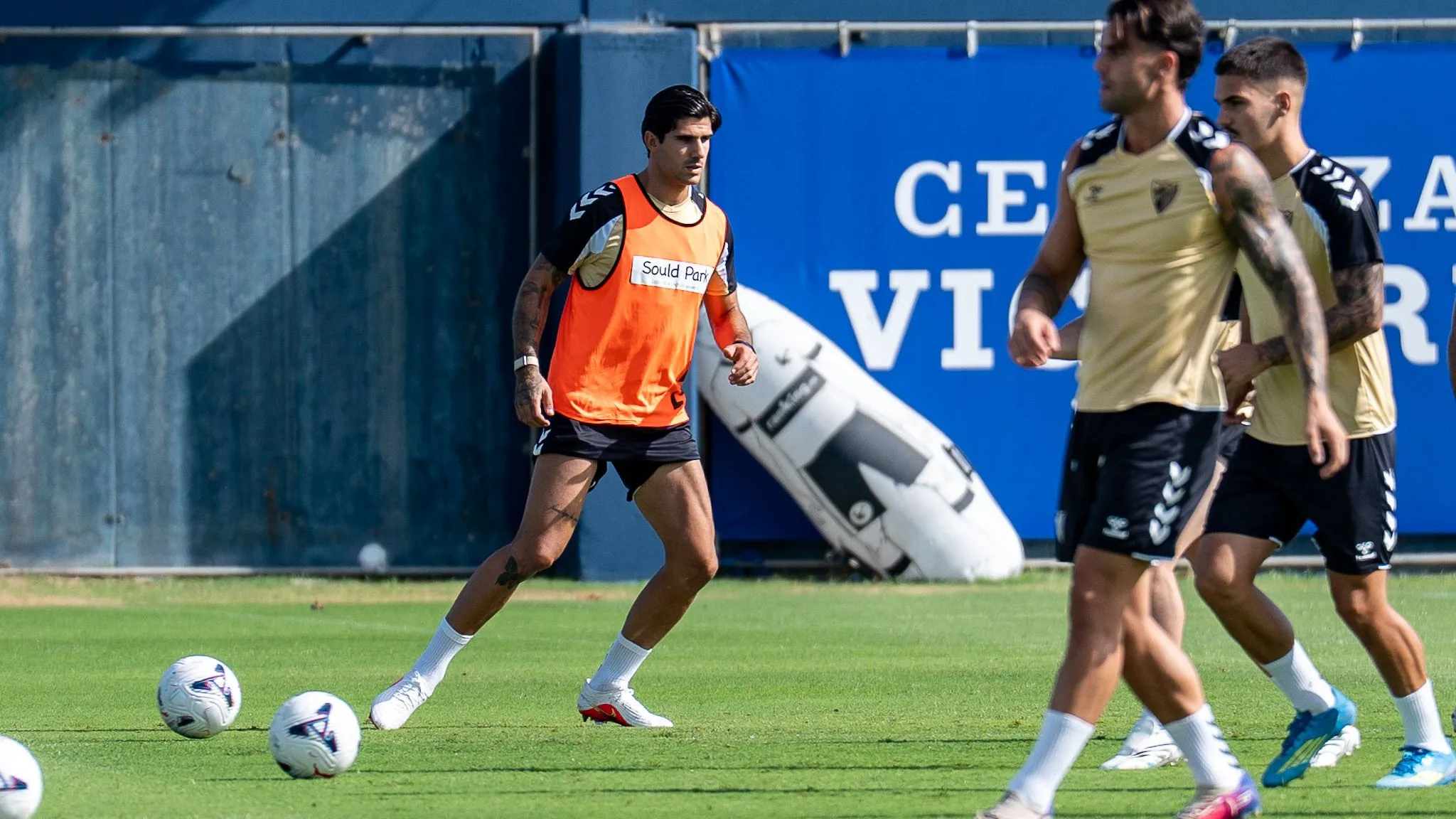 GALERÍA | Así fue el primer entrenamiento de Aznou, Cajuste y Berrocal con el Málaga CF 7 malaga cf entrenamiento berrocal 1