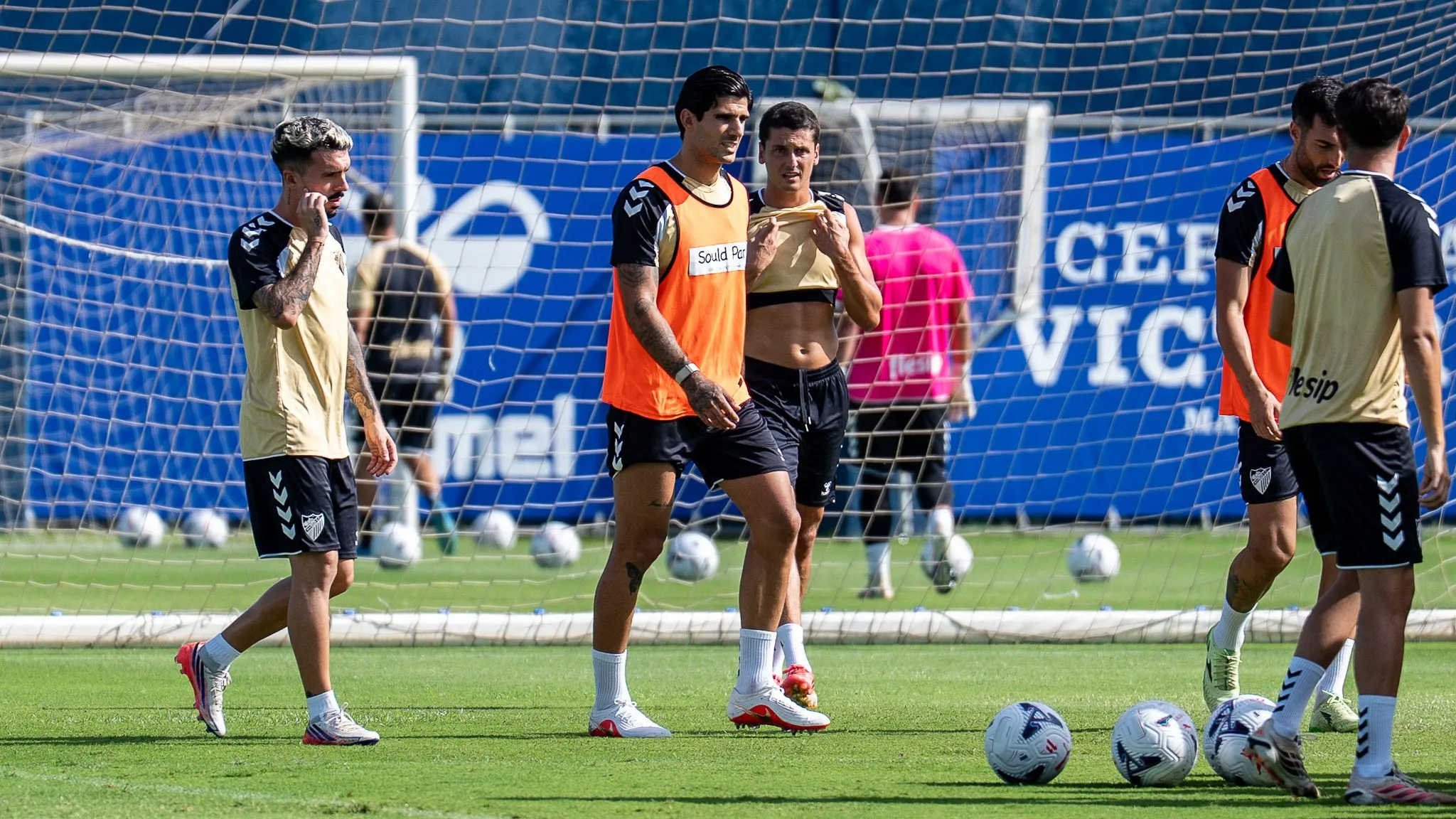 GALERÍA | Así fue el primer entrenamiento de Aznou, Cajuste y Berrocal con el Málaga CF 6 malaga cf entrenamiento berrocal