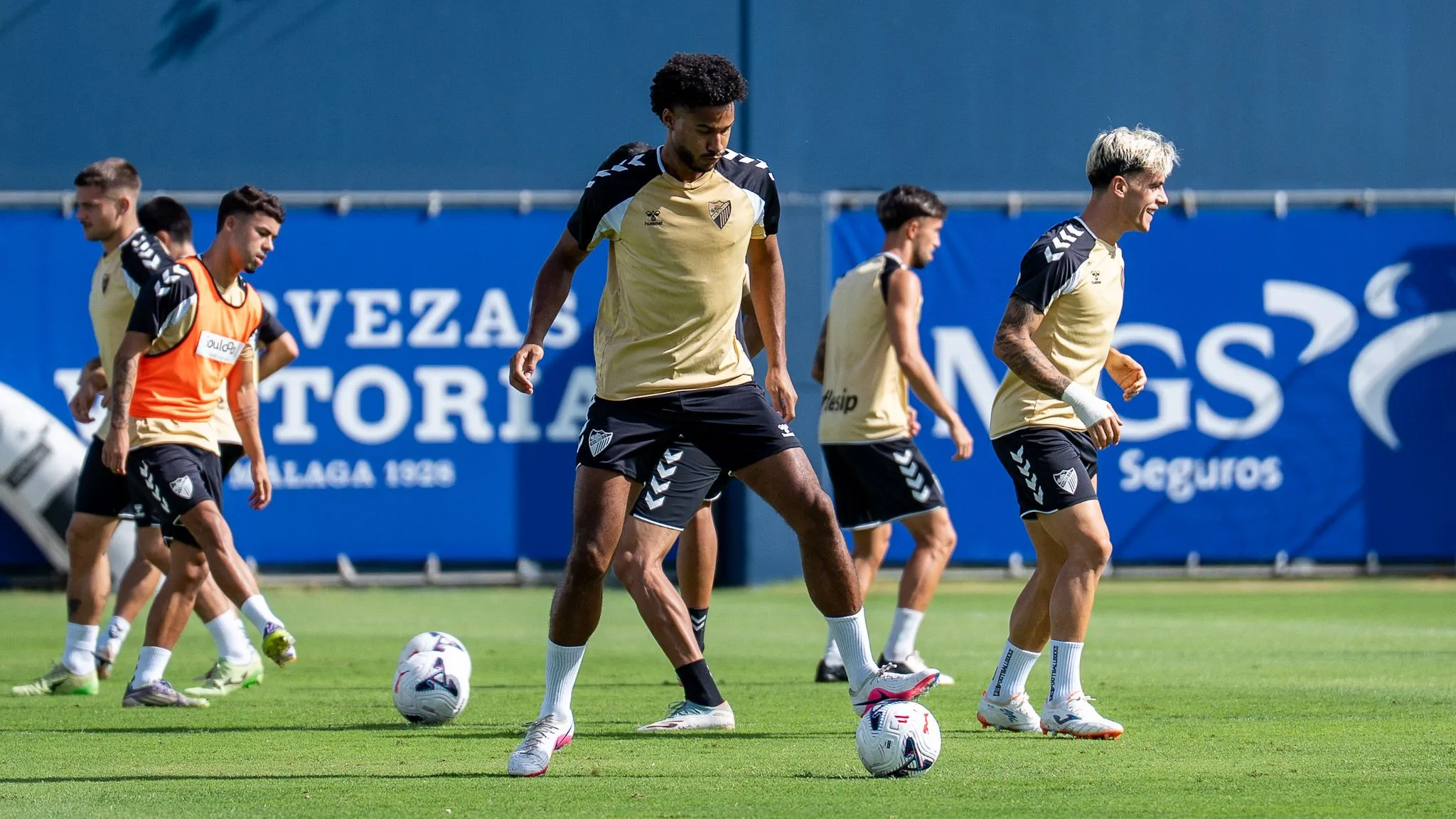 GALERÍA | Así fue el primer entrenamiento de Aznou, Cajuste y Berrocal con el Málaga CF