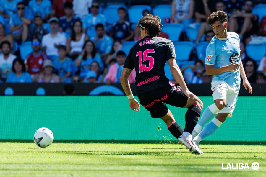 CRÓNICA | ¡Qué bueno que volviste, Adrián! Niño rescata a un inocente Málaga CF en Balaídos 4 recio malaga cf celta vigo