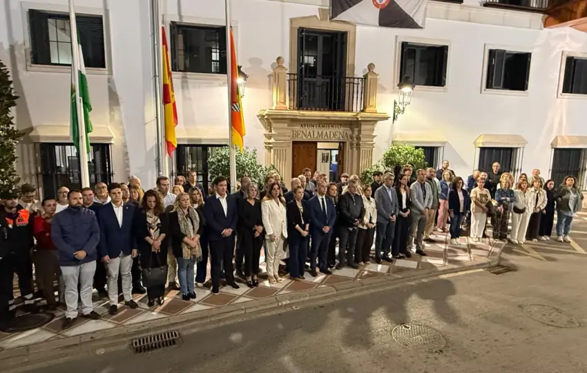14 - MINUTO DE SILENCIO BENALMADENA VICTIMAS TOLEDO