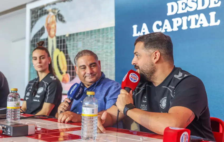 4 GALERIA CERVEZAS VICTORIA Y RADIO MARCA MALAGA 1