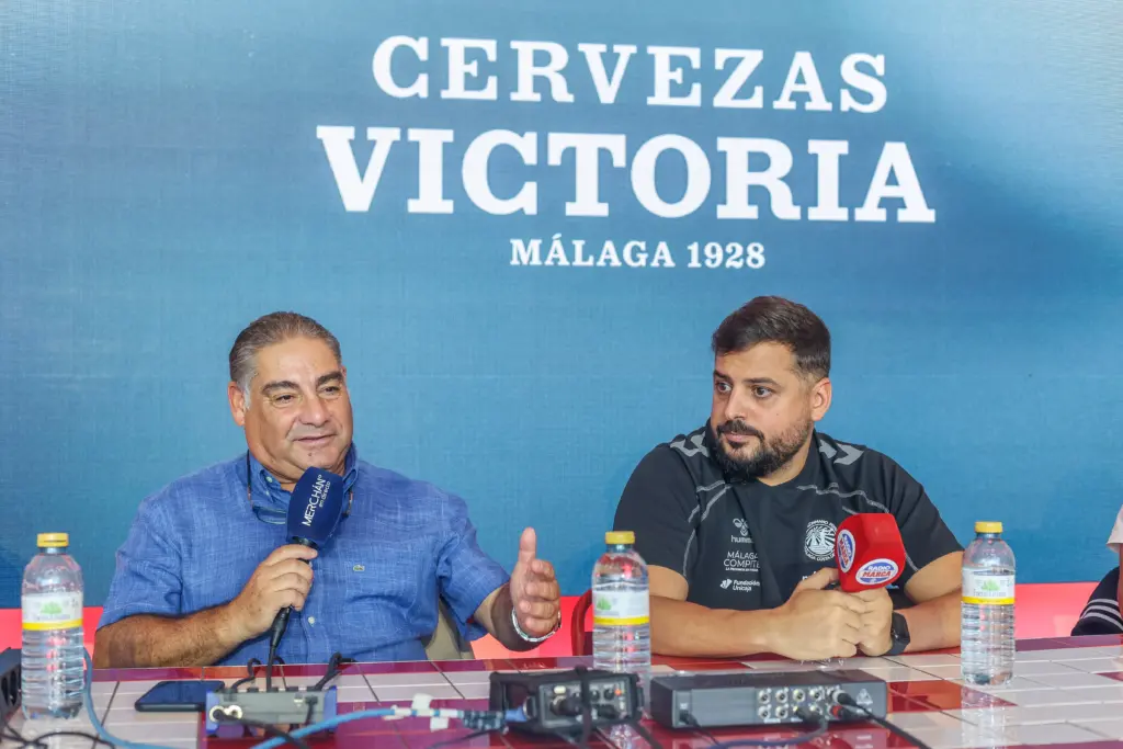 Radio MARCA Málaga y Cervezas Victoria brindan un gran apoyo al polideportivo en el programa especial del 26 de octubre 10 5 GALERIA CERVEZAS VICTORIA Y RADIO MARCA MALAGA