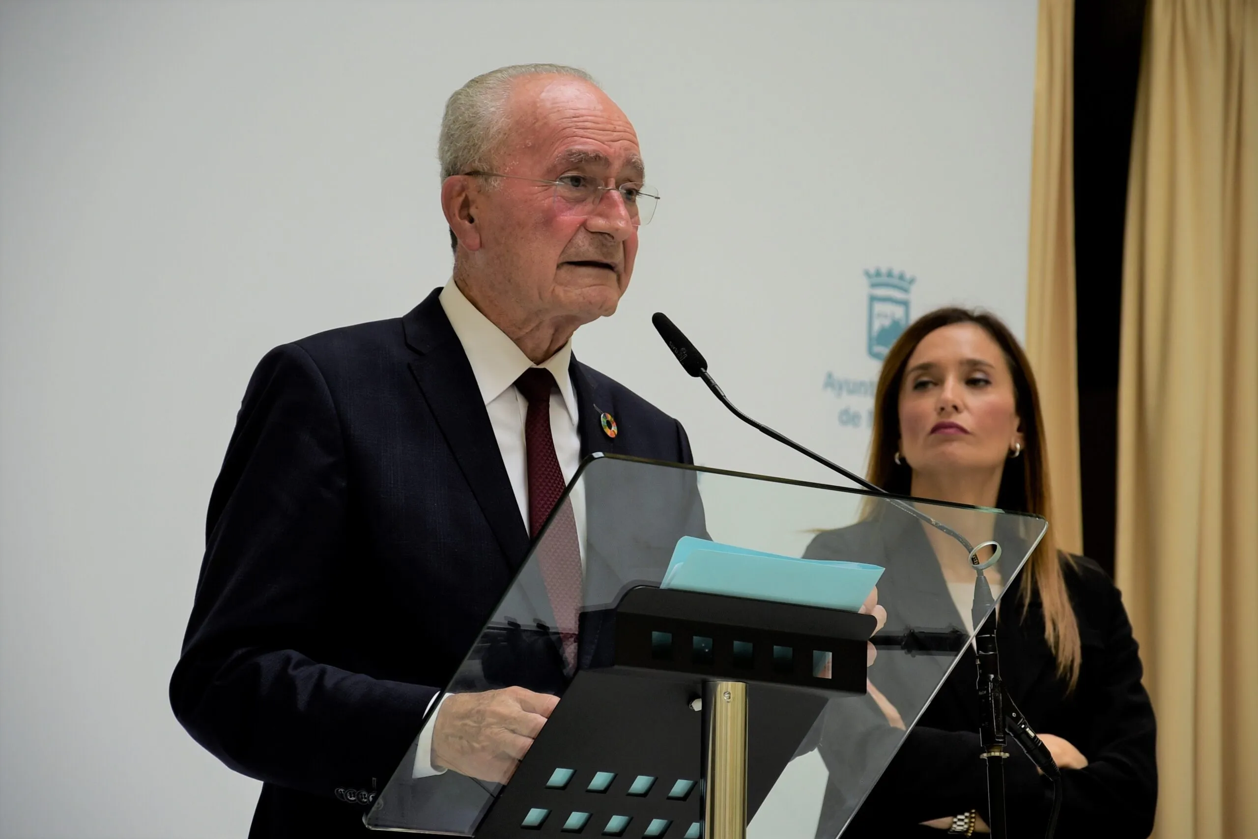 DE LA TORRE RECLAMA 33.000 METROS CUADRADOS PARA EL AYUNTAMIENTO EN EL LUGAR DE LA NUEVA ROSALEDA
