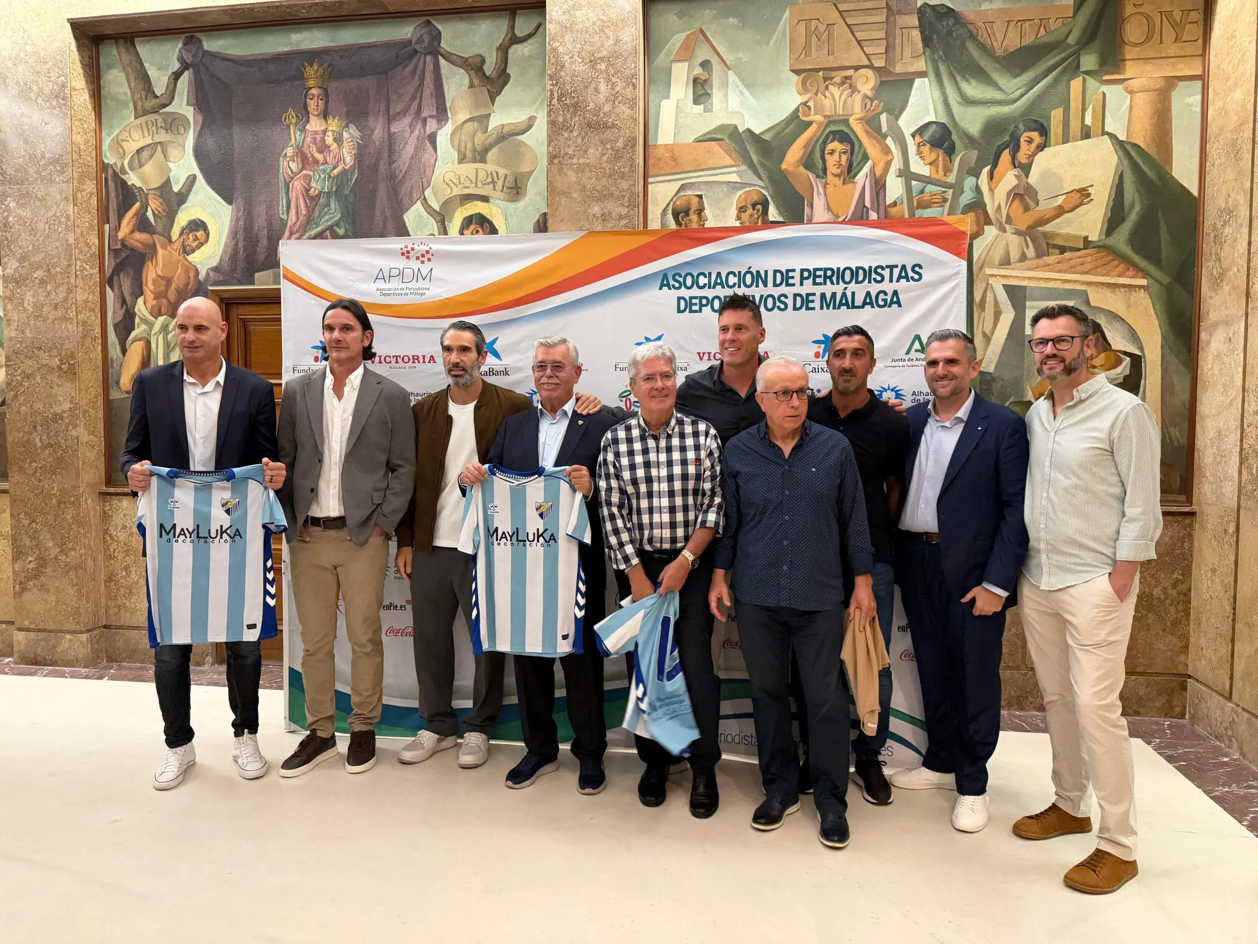 FERNANDO SANZ CON SUS EXCOMPAÑEROS