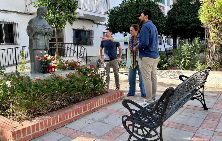 Hidalgo Moreno y Vargas durante su visita al barrio de San Cayetano