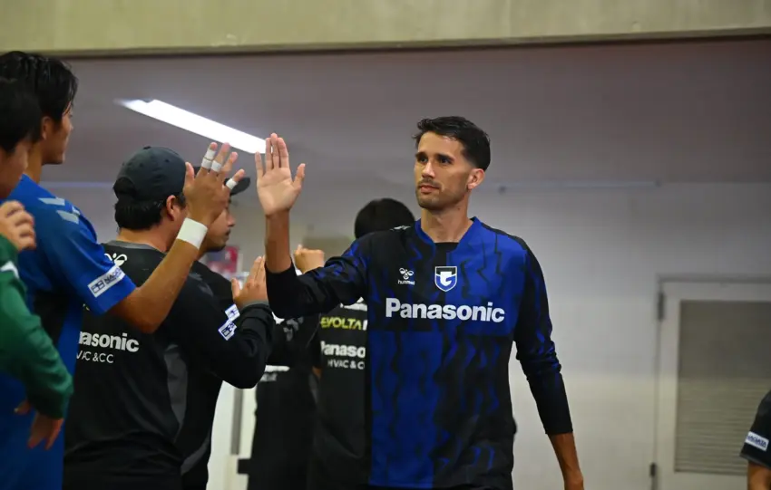 JAPÓN ENLOQUECE CON EL PRIMER GOL DE JUANPE CON EL GAMBA OSAKA