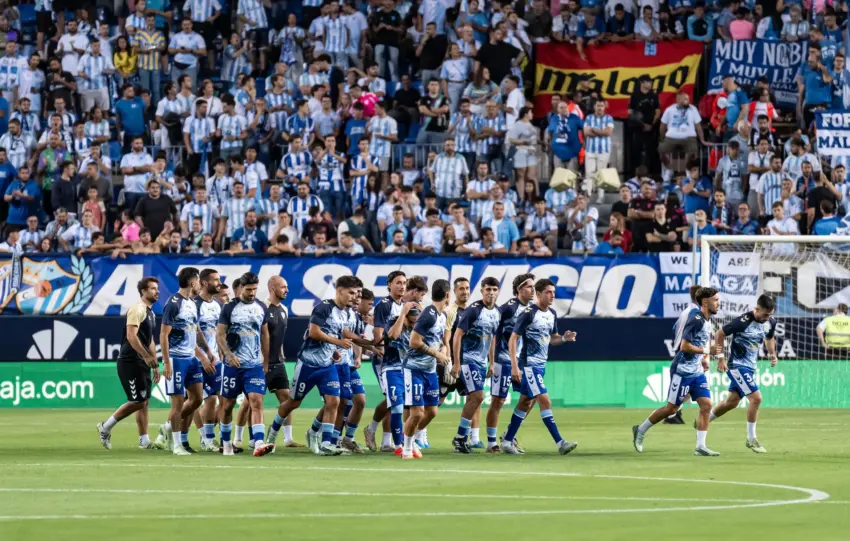 El Málaga busca en el espejo de la pasada temporada el camino para salir de la crisis