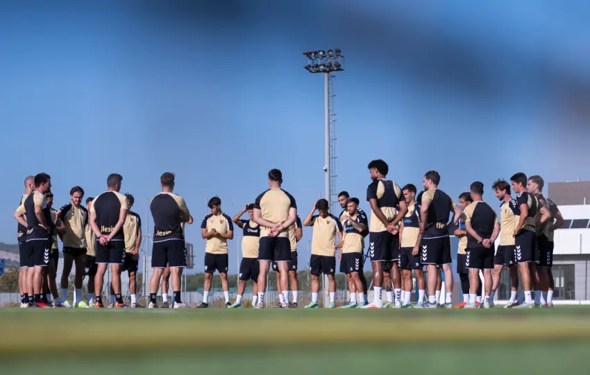 Lunes de seriedad y trabajo para pasar página en el Málaga