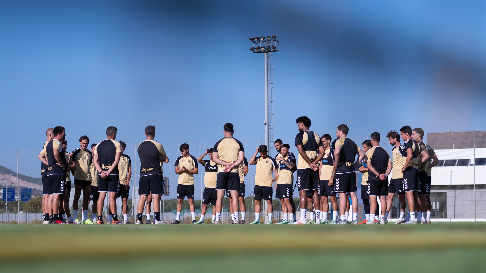 Lunes de seriedad y trabajo para pasar página en el Málaga